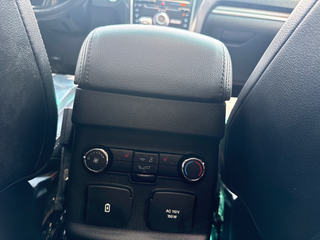 2016 Ford Explorer Image 26