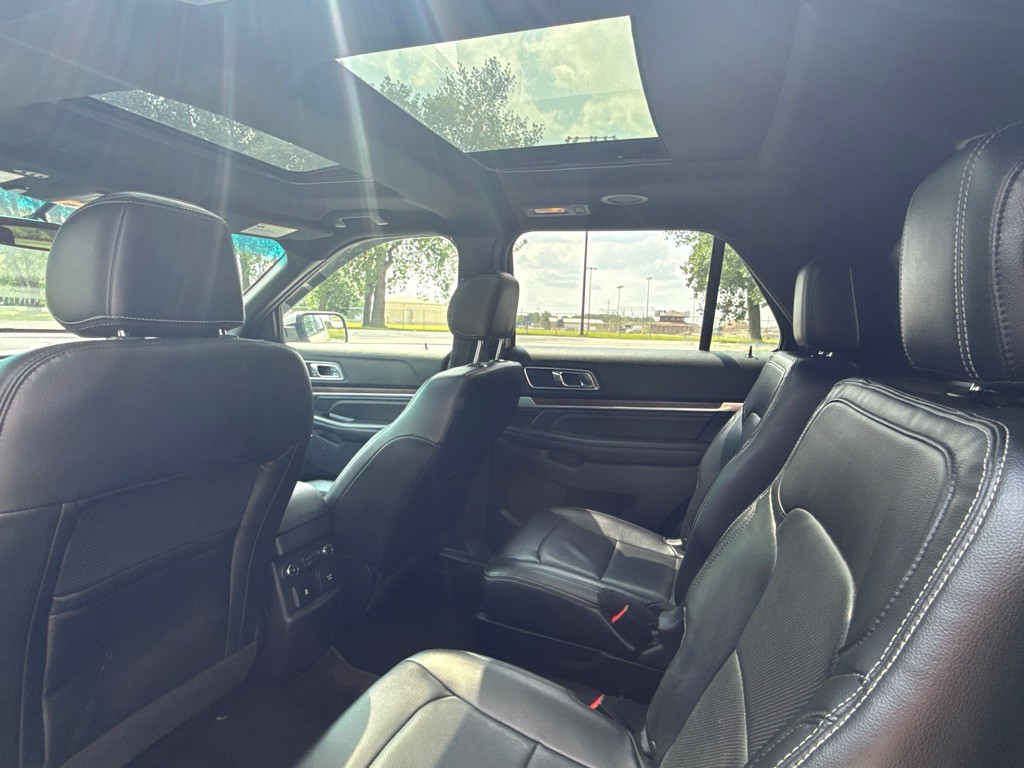 2016 Ford Explorer Image 27