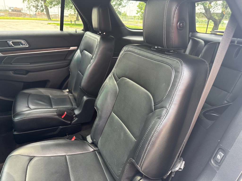 2016 Ford Explorer Image 28