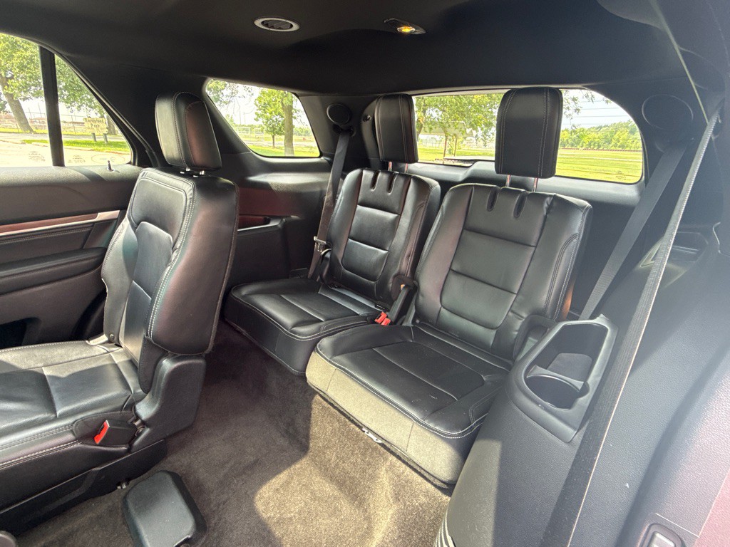 2016 Ford Explorer Image 29