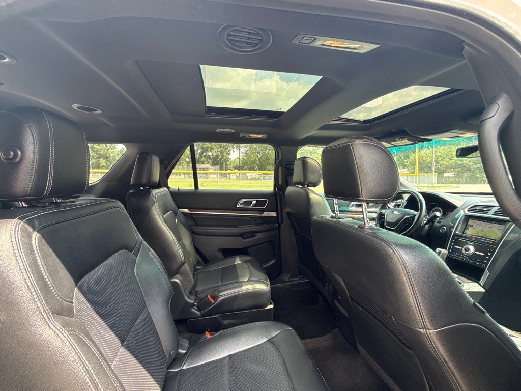 2016 Ford Explorer Image 30