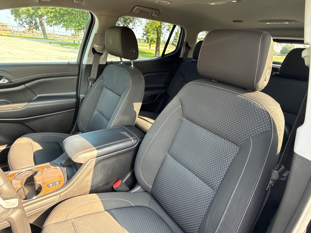 2021 GMC Acadia Image 11