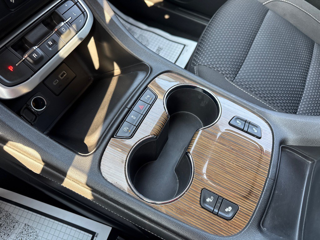 2021 GMC Acadia Image 18