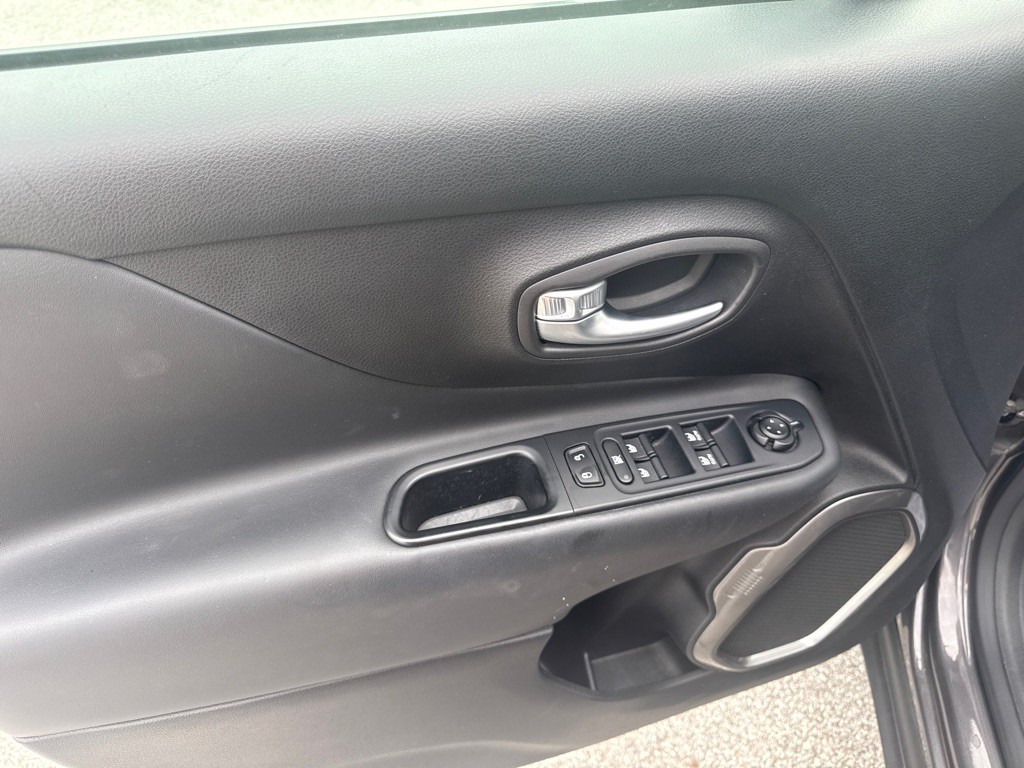 2018 Jeep Renegade Image 9