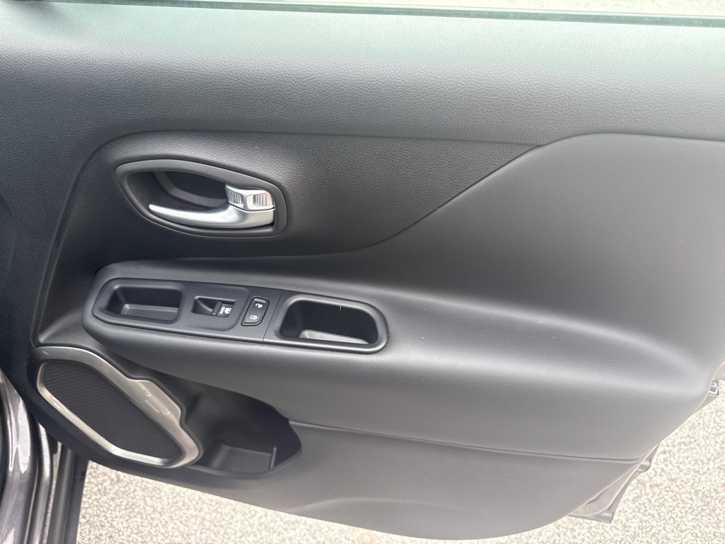 2018 Jeep Renegade Image 20
