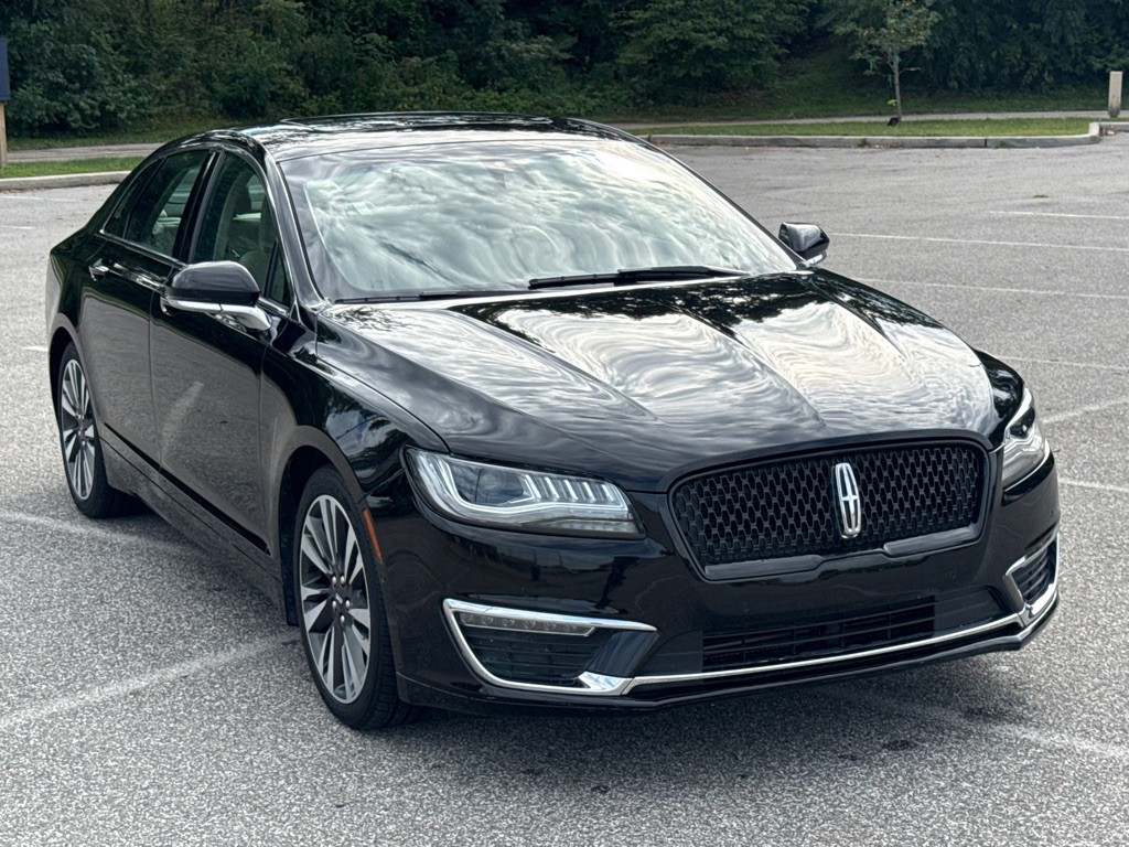 2020 Lincoln MKZ Image 2