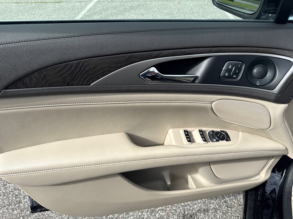 2020 Lincoln MKZ Image 13