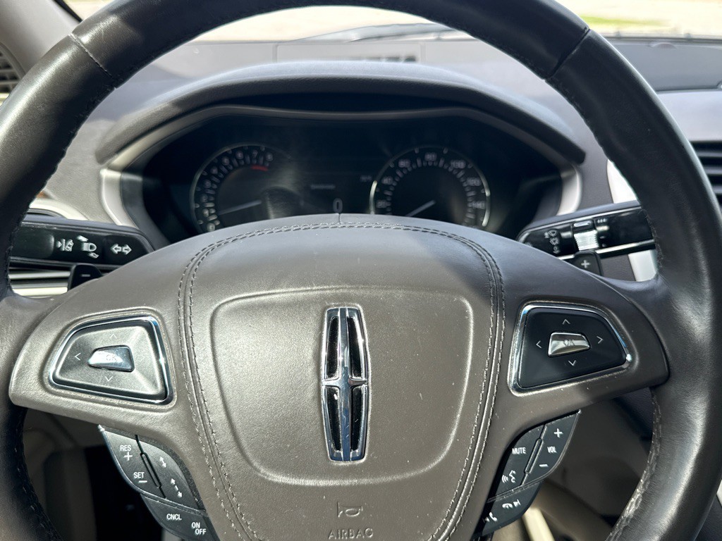 2020 Lincoln MKZ Image 16