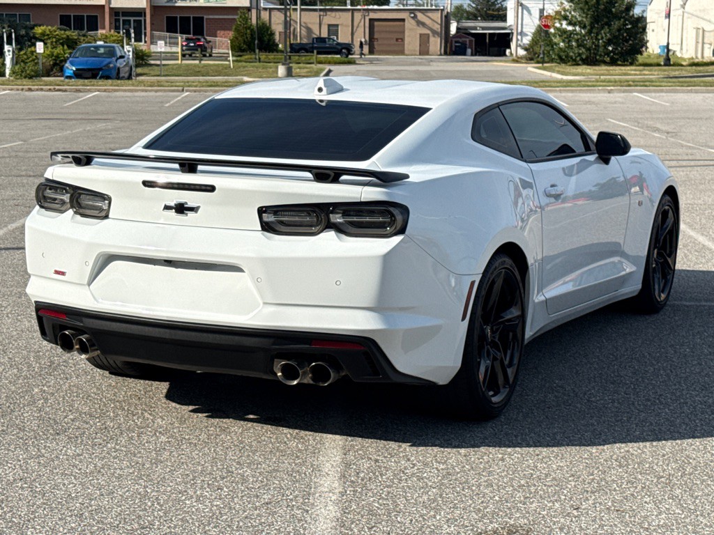 2023 Chevrolet Camaro Image 8