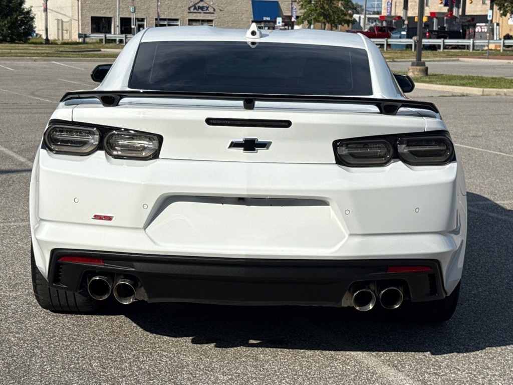 2023 Chevrolet Camaro Image 9