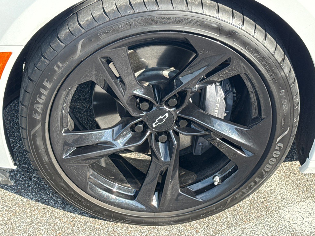 2023 Chevrolet Camaro Image 17