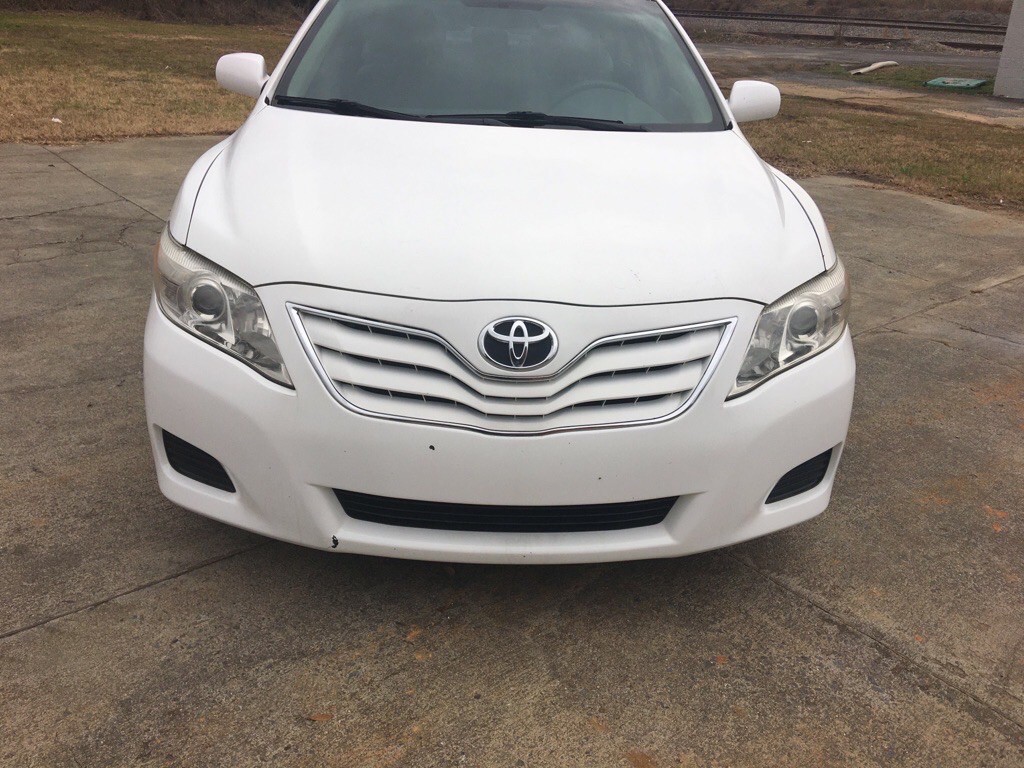 2011 Toyota Camry Image 2