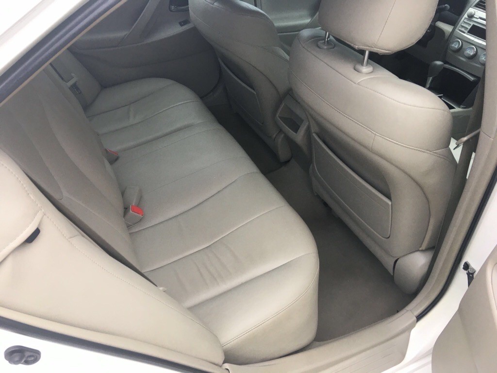 2011 Toyota Camry Image 9