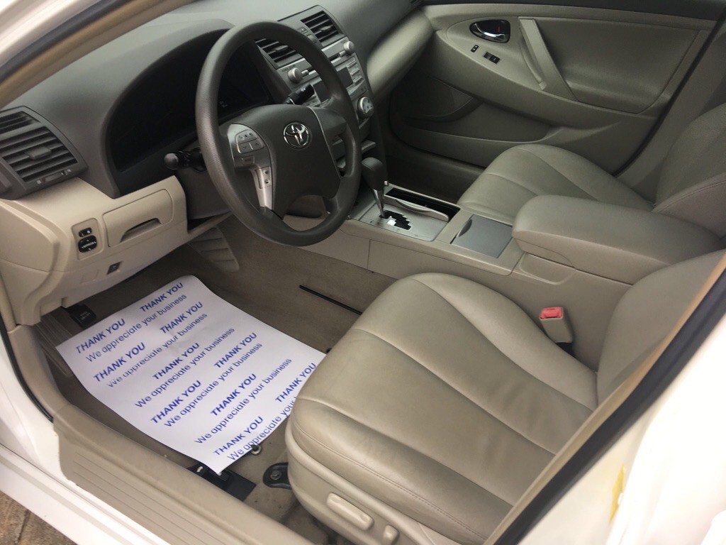 2011 Toyota Camry Image 12