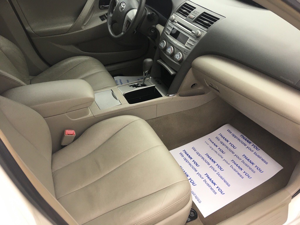 2011 Toyota Camry Image 13