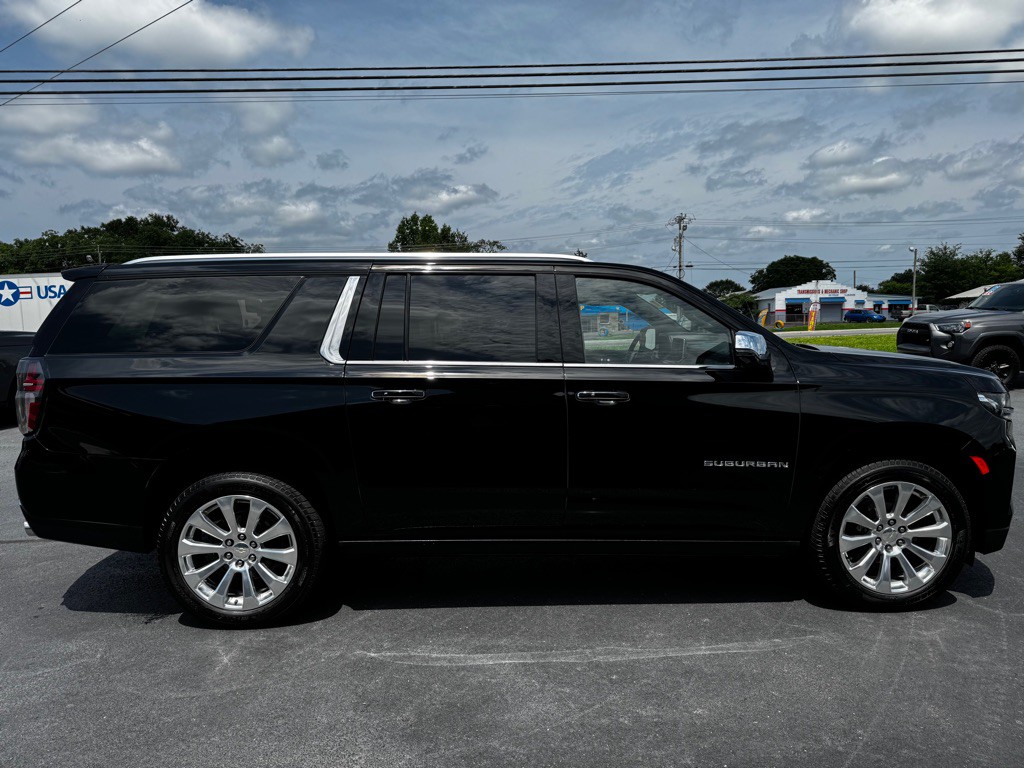 2021 Chevrolet Suburban Image 6