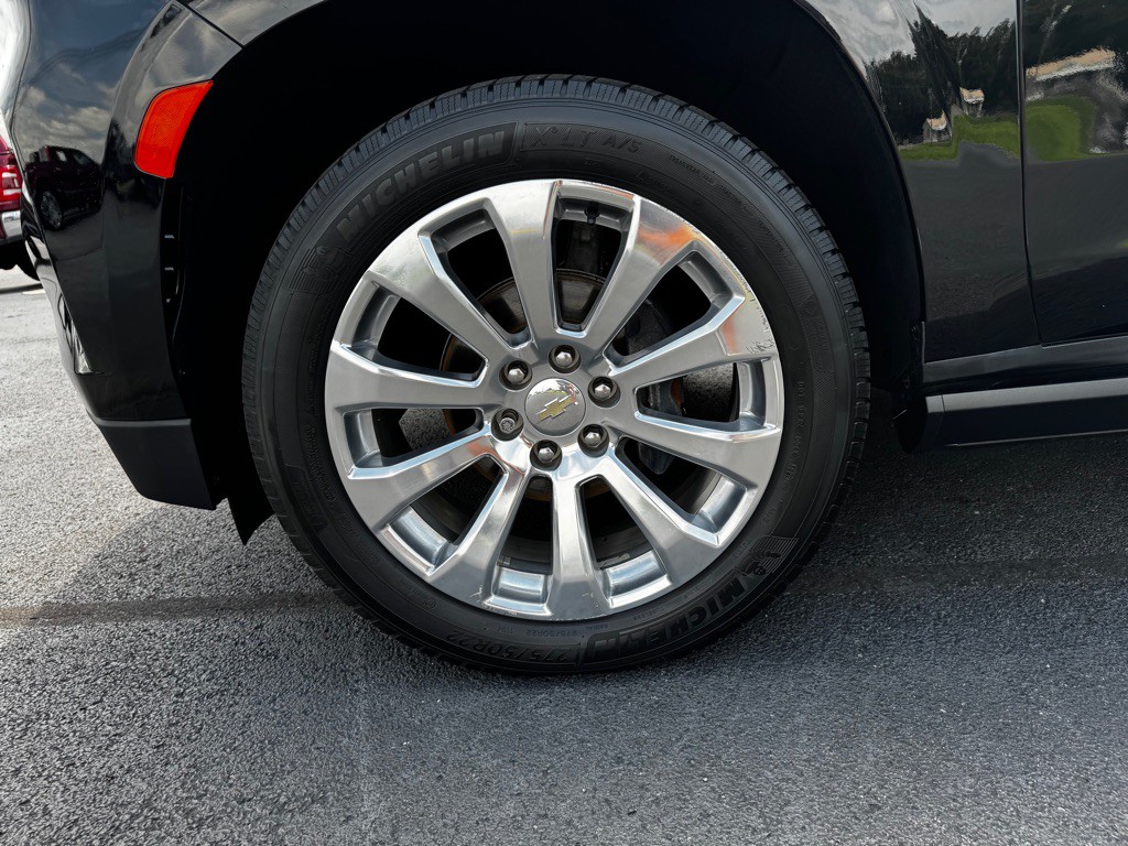 2021 Chevrolet Suburban Image 9