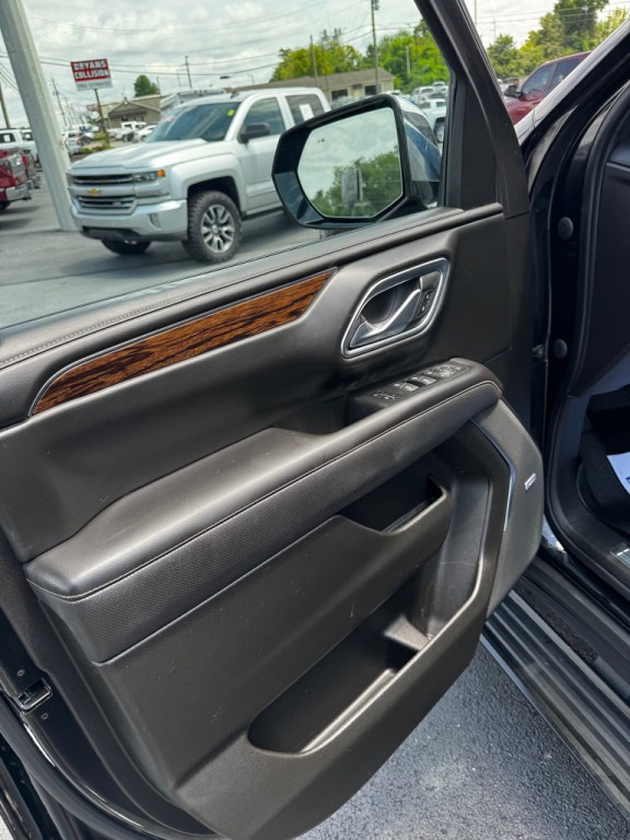 2021 Chevrolet Suburban Image 12