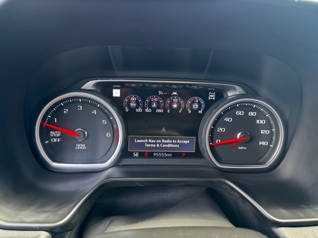 2021 Chevrolet Suburban Image 13