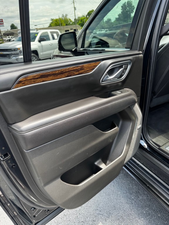 2021 Chevrolet Suburban Image 16