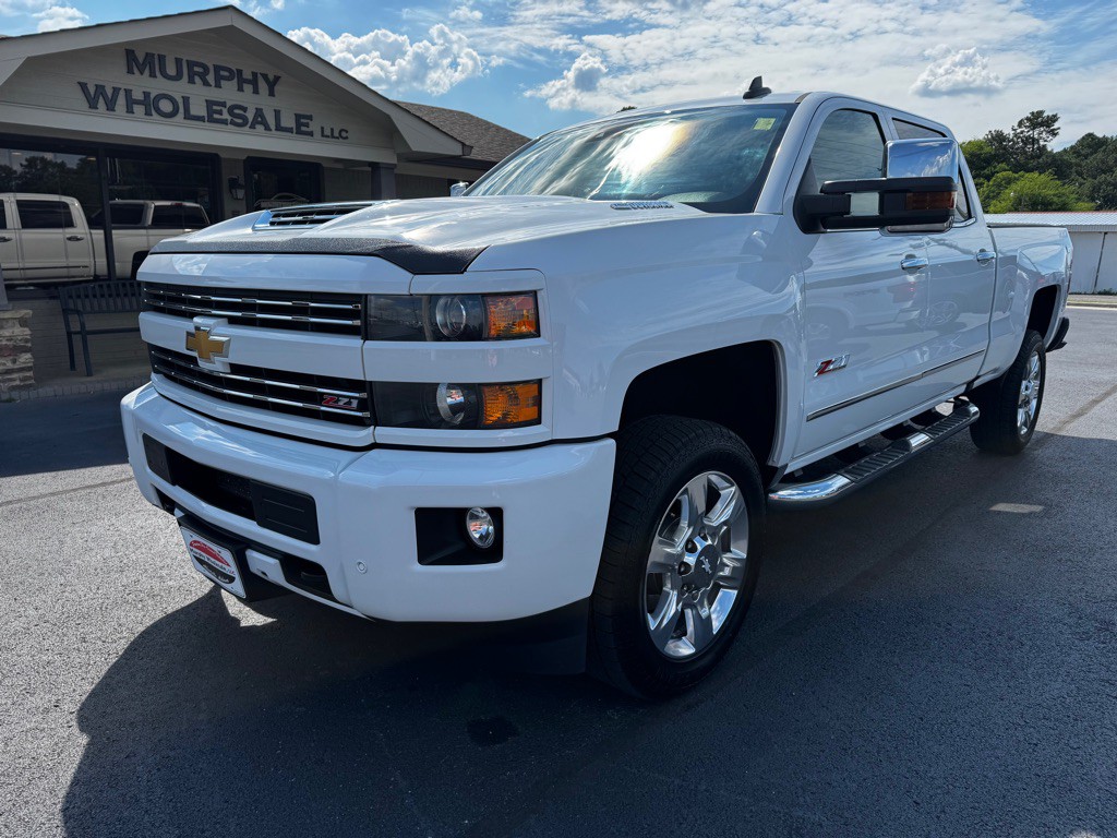 2018 Chevrolet Silverado 1500 Image 2