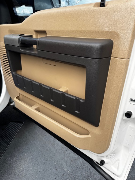 2015 Ford F-350 Image 21
