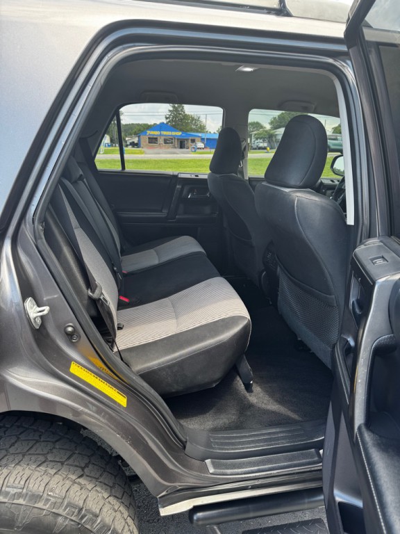 2015 Toyota 4Runner Image 18