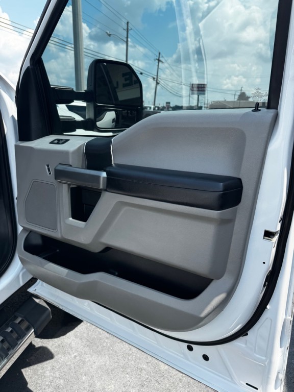 2017 Ford F-350 Image 21