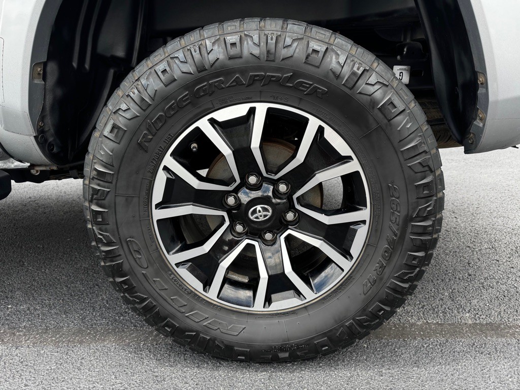 2021 Toyota Tacoma Image 10