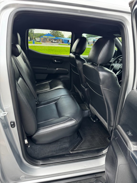 2021 Toyota Tacoma Image 18