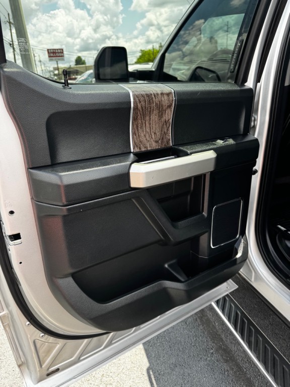 2017 Ford F-350 Image 17
