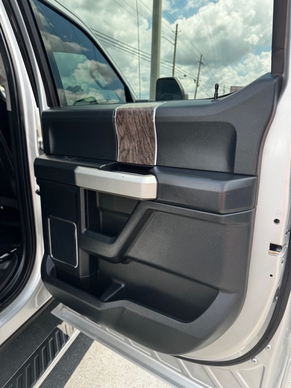 2017 Ford F-350 Image 19