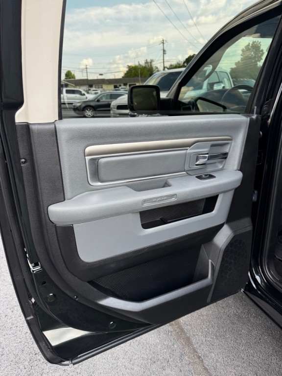 2017 RAM 1500 Image 17
