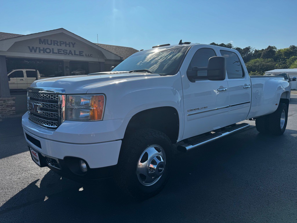 2013 GMC Sierra Image 2