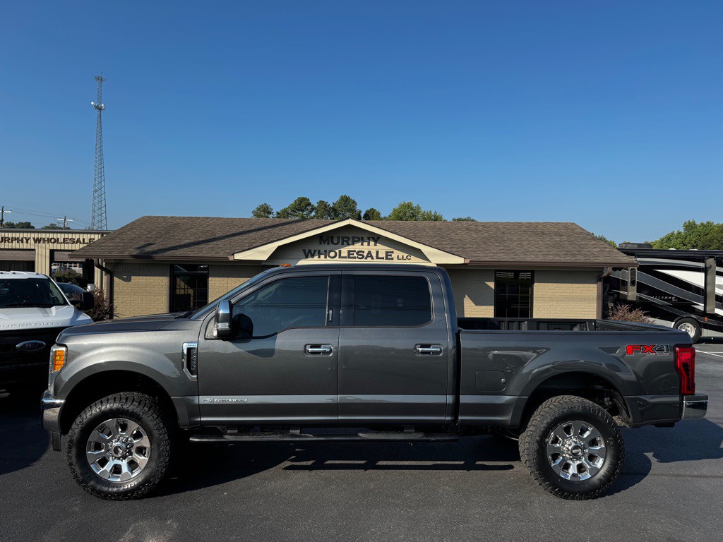 2017 Ford F-250 Image 1