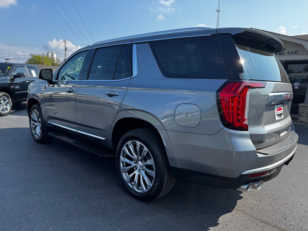 2021 GMC Yukon Image 3