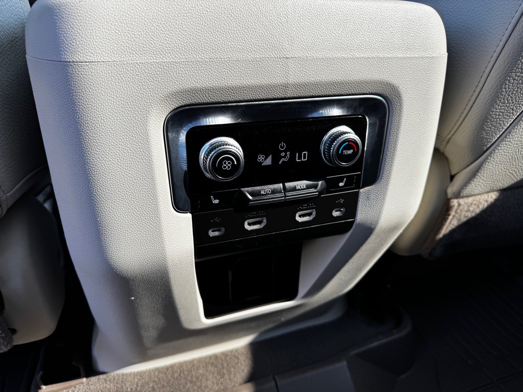 2021 GMC Yukon Image 16