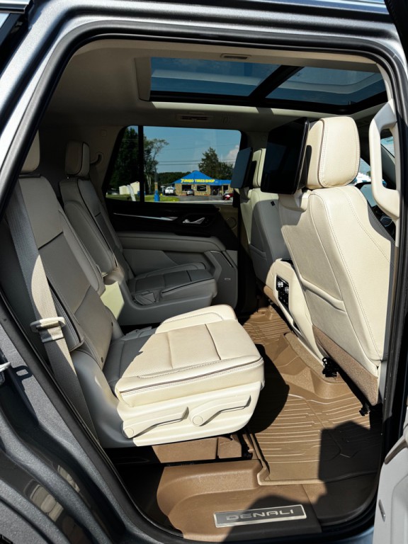 2021 GMC Yukon Image 21