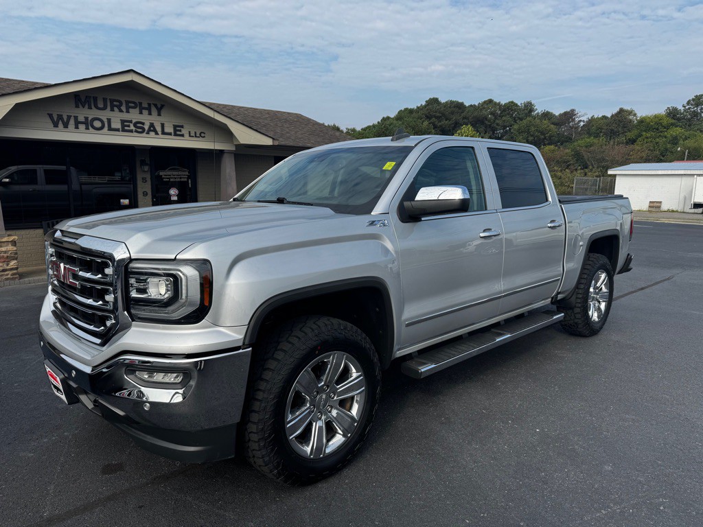 2017 GMC Sierra Image 2