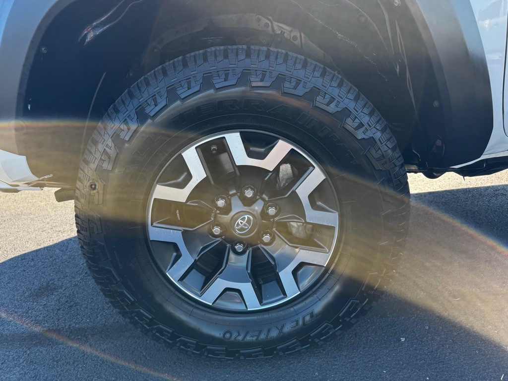 2016 Toyota Tacoma Image 10