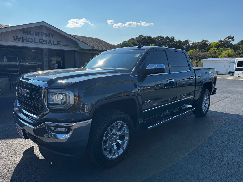 2018 GMC Sierra Image 2