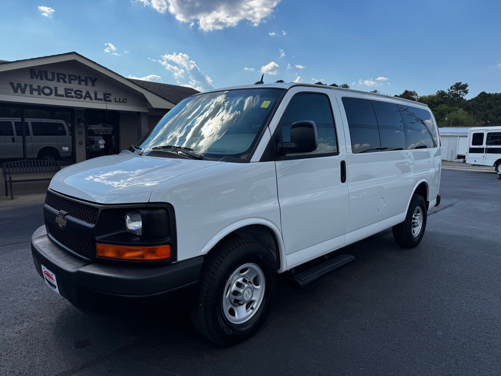 2015 Chevrolet Express Image 2