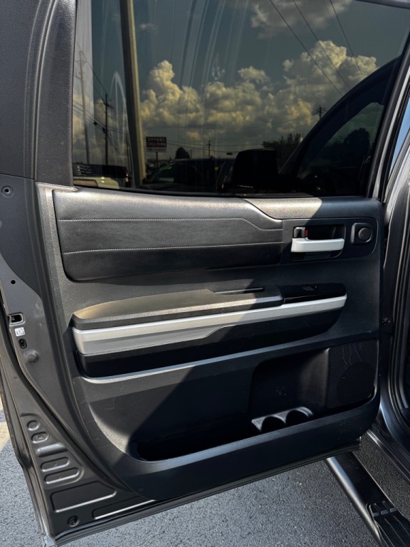 2016 Toyota Tundra Image 17