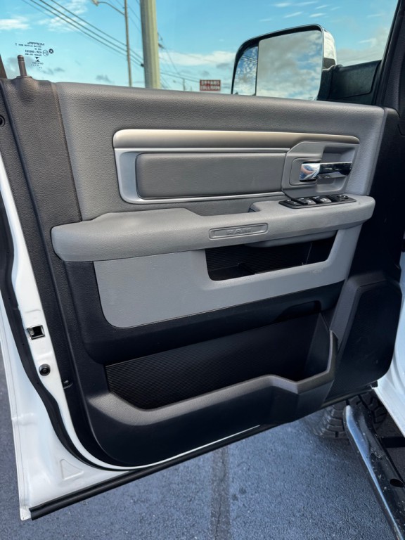 2016 RAM 2500 Image 15