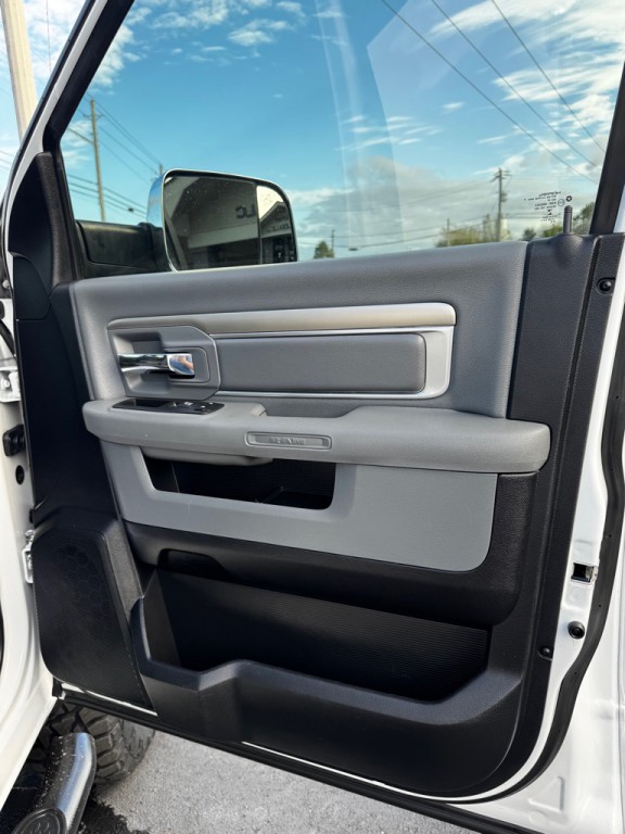 2016 RAM 2500 Image 24
