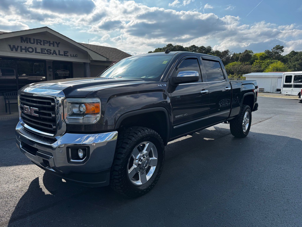 2015 GMC Sierra Image 2