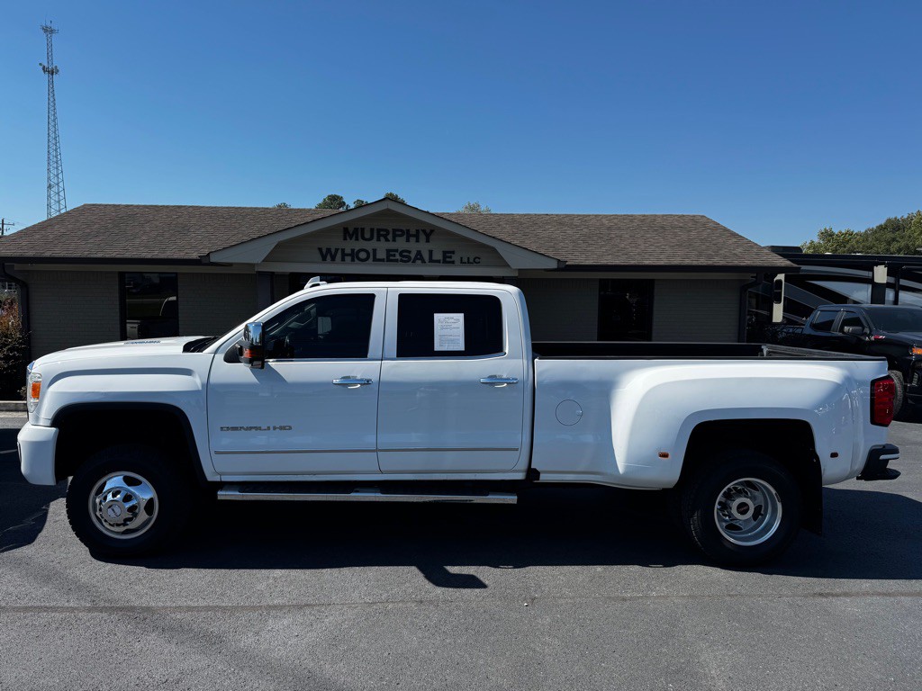 2016 GMC Sierra Image 1