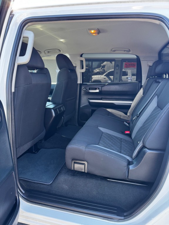 2016 Toyota Tundra Image 16
