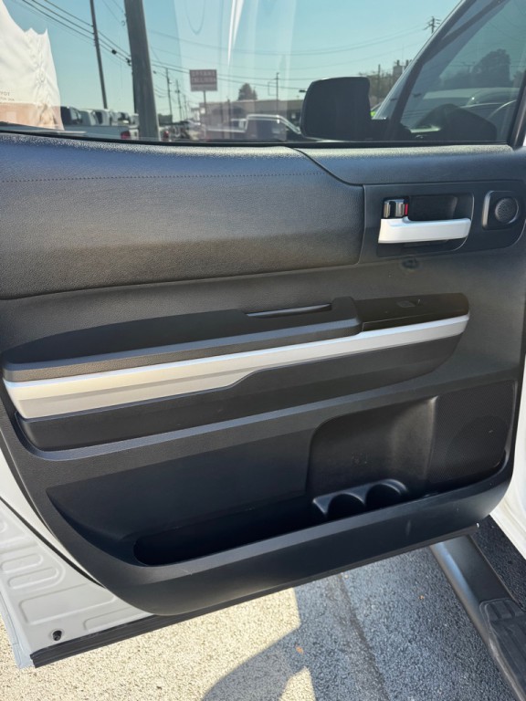 2016 Toyota Tundra Image 17