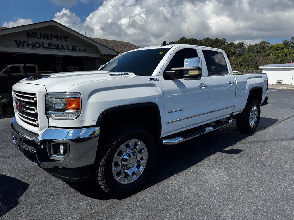 2018 GMC Sierra Image 2